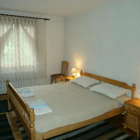 каневи Проживание в семье Momchilovtsi (Smolyan)