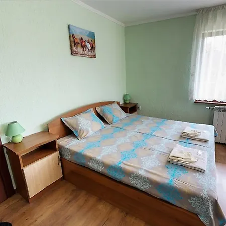 каневи Частна квартира Момчиловци