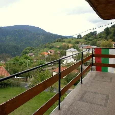 Проживание в семье каневи Momchilovtsi (Smolyan)