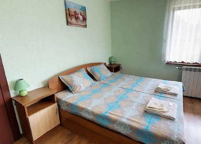 каневи Privat bolig Momchilovtsi (Smolyan)