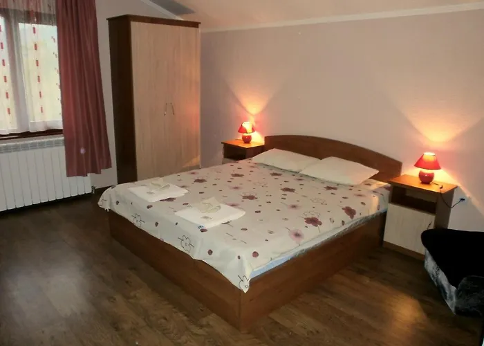 Privat bolig каневи Momchilovtsi (Smolyan)